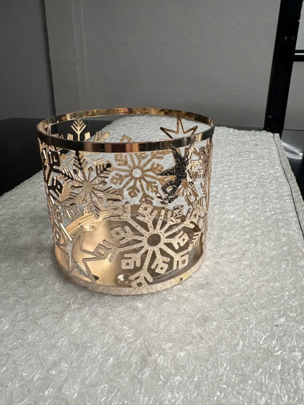 Bath & Body Works snowflake & star candle holder - Picture 6 of 7